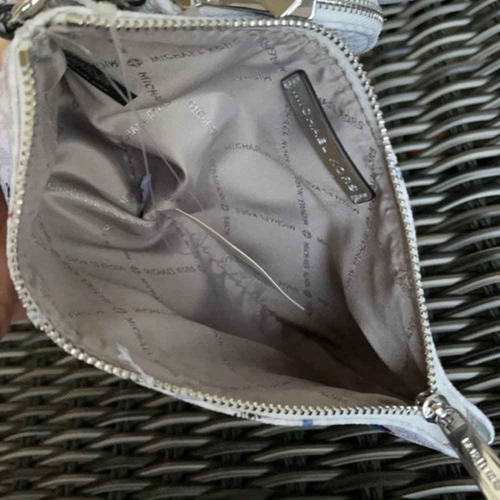 Michael Kors Jet Set Girls Wristlet Trio - Picture 8 of 15